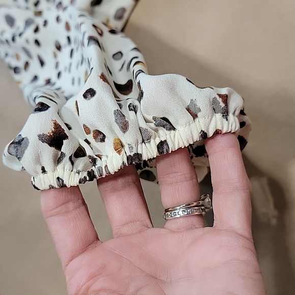 JOA Size S Ivory with Abstract Animal Pattern Cropped Wrap Blouse, Long Sleeve - Picture 14 of 15